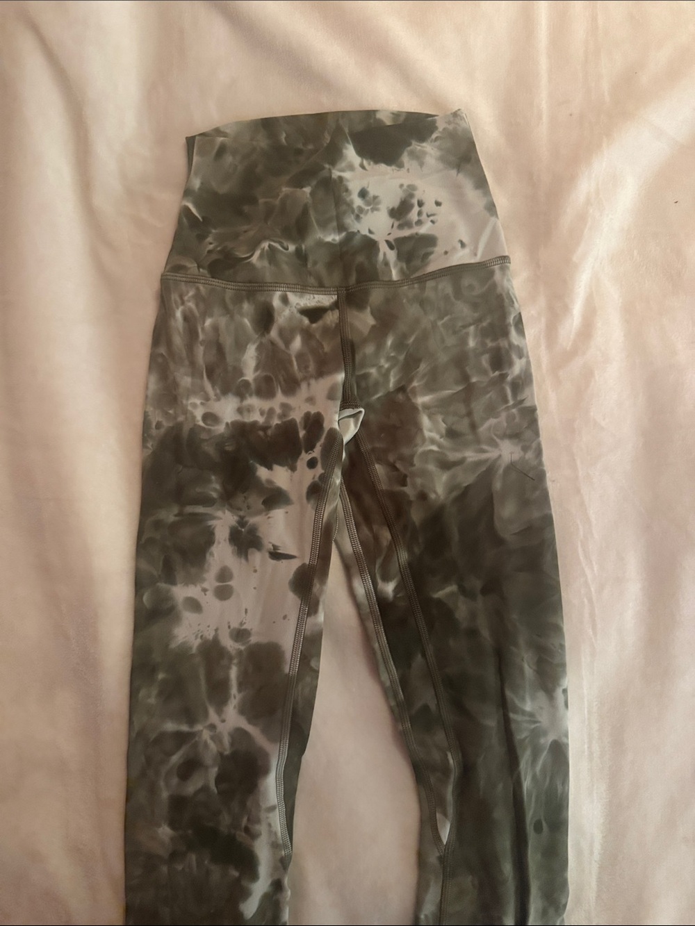 Green Lululemon Diamond Dye leggings
